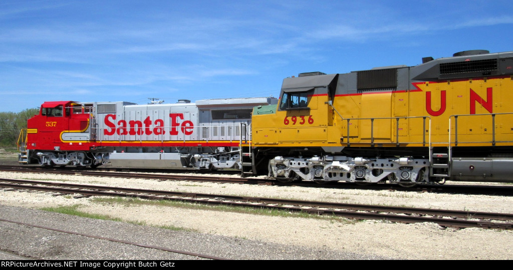 ATSF 537 & UP 6936